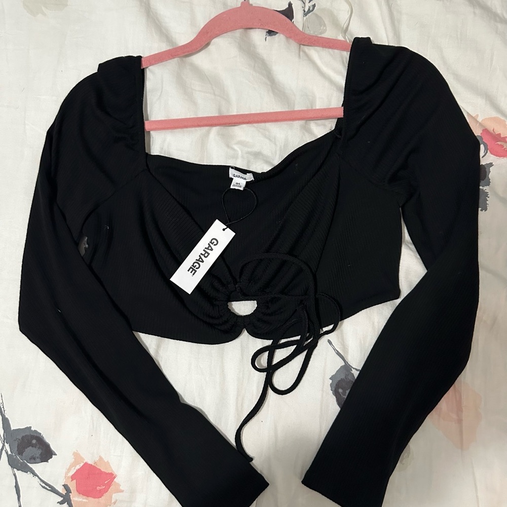 CROP TOP